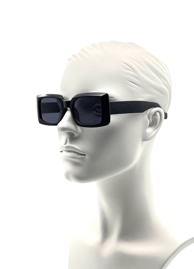 Kinley · Black