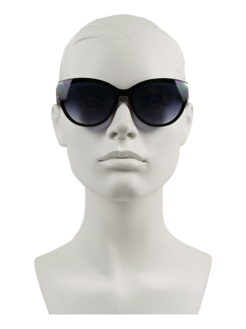Hallie · Black