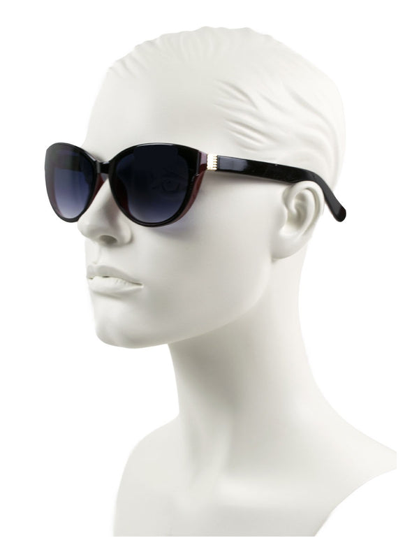 Hallie · Black
