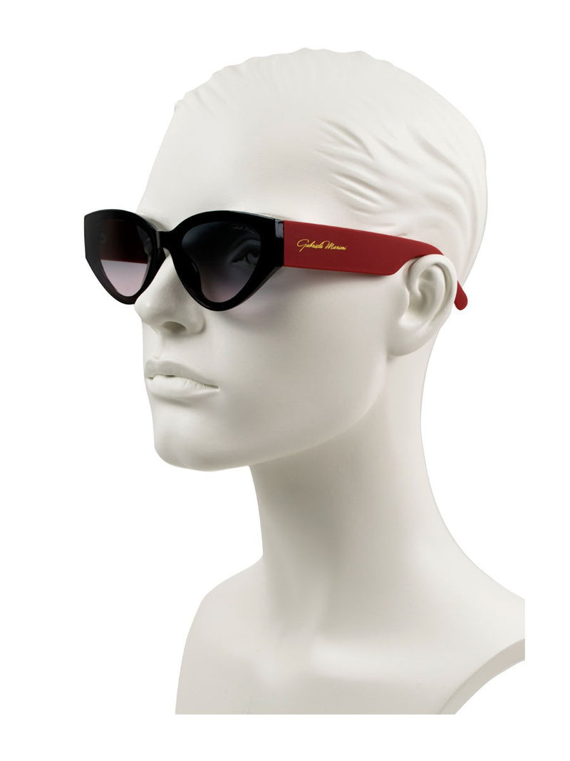 Leya · Red