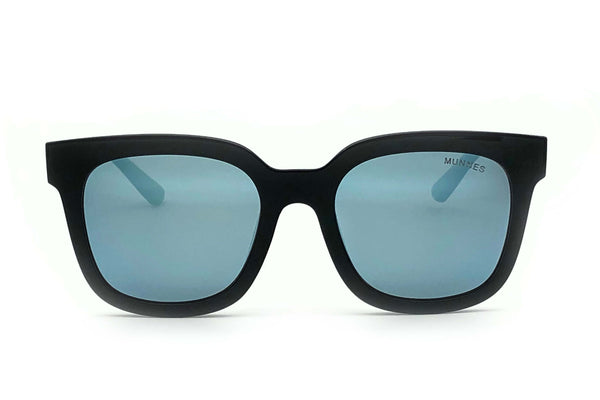 Carrie · Blue