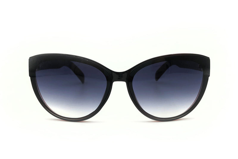 Hallie · Black